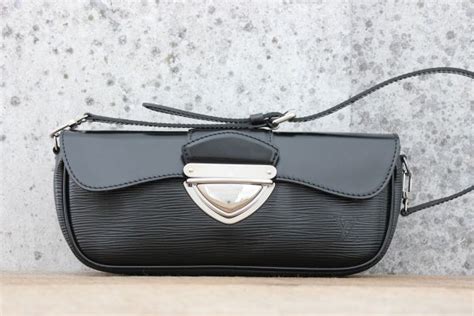 louis vuitton montaigne mm mv black|louis vuitton epi leather montaigne.